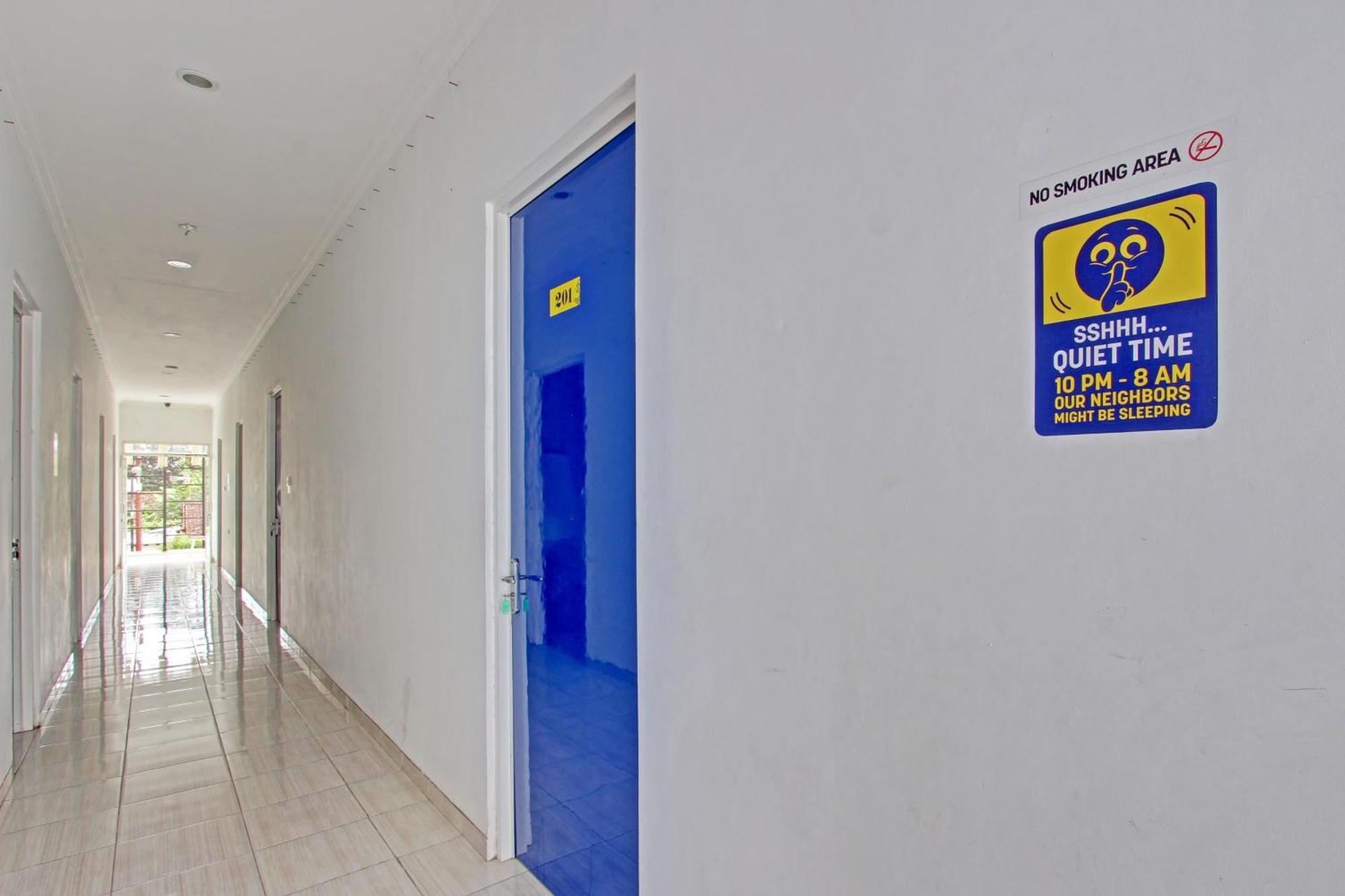 Oyo 91952 Oase Hostel Yogyakarta Kültér fotó