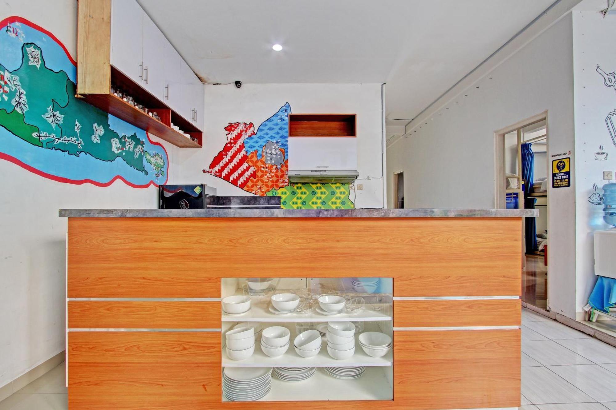 Oyo 91952 Oase Hostel Yogyakarta Kültér fotó