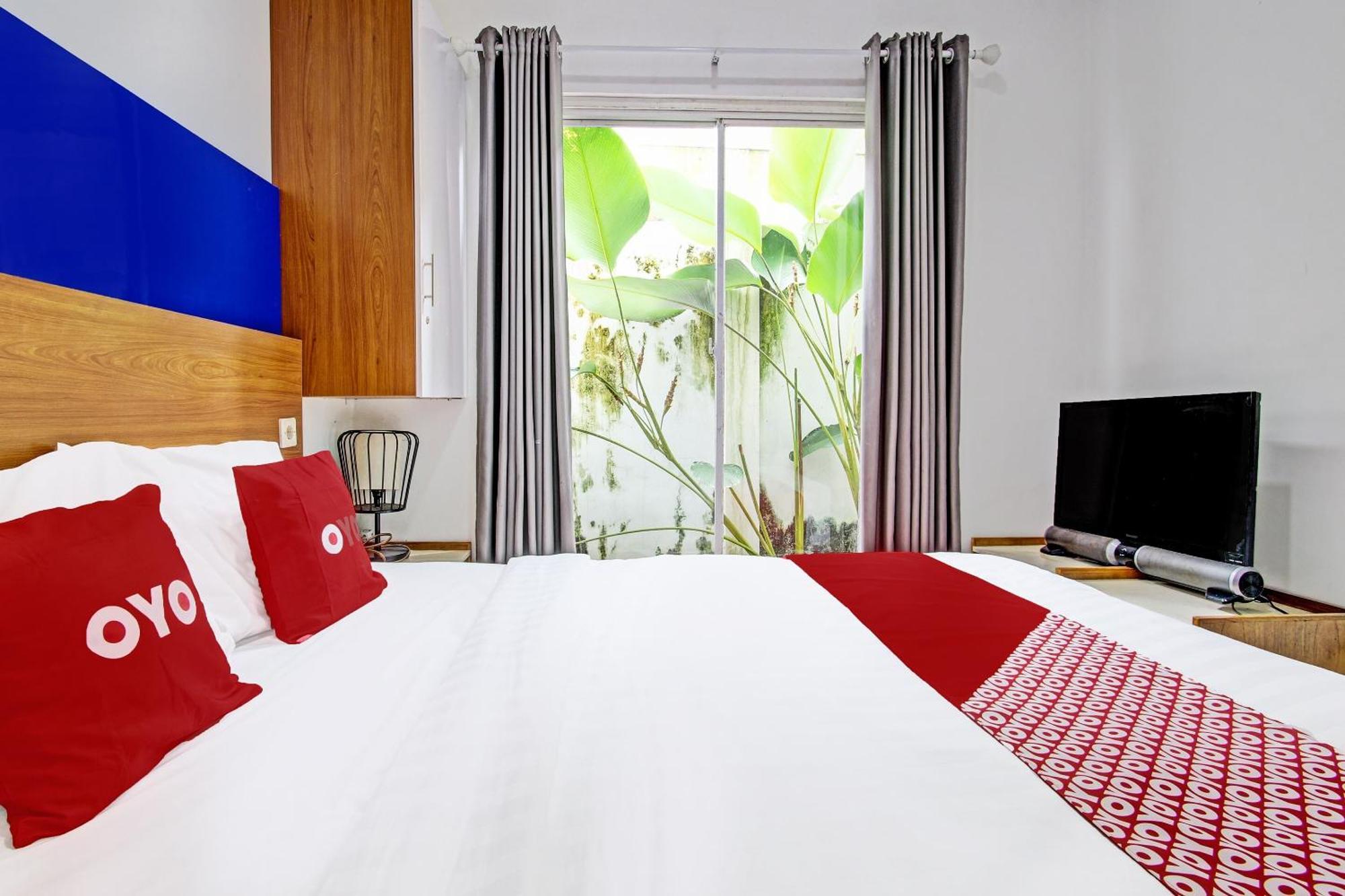 Oyo 91952 Oase Hostel Yogyakarta Kültér fotó