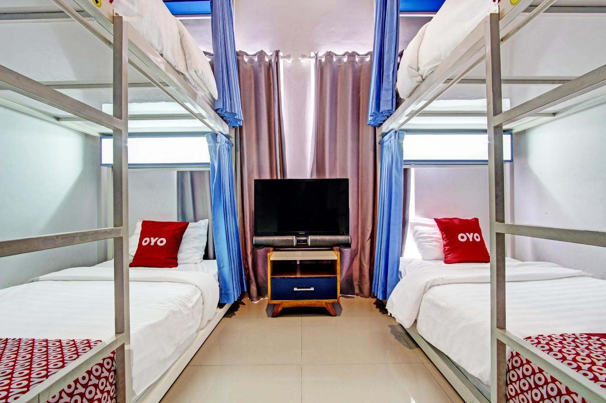Oyo 91952 Oase Hostel Yogyakarta Kültér fotó