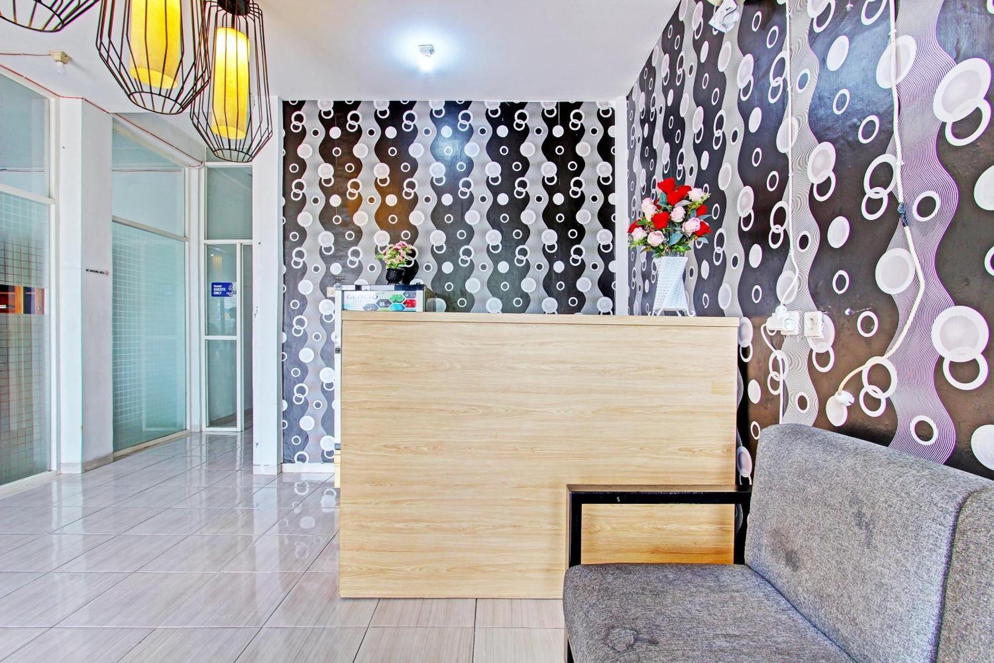 Oyo 91952 Oase Hostel Yogyakarta Kültér fotó