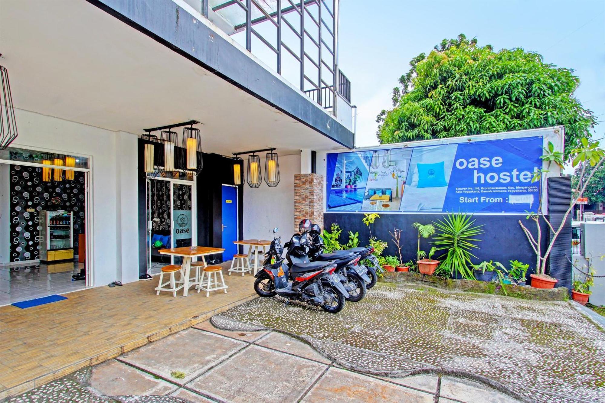 Oyo 91952 Oase Hostel Yogyakarta Kültér fotó